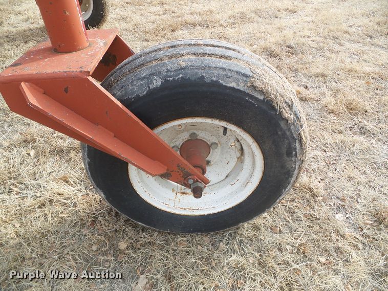 image for item DH4759 1989 Hesston 8400 windrower