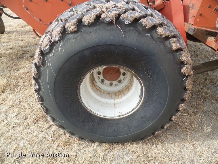 image for item DH4759 1989 Hesston 8400 windrower