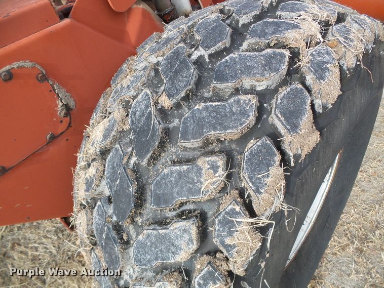 image for item DH4759 1989 Hesston 8400 windrower