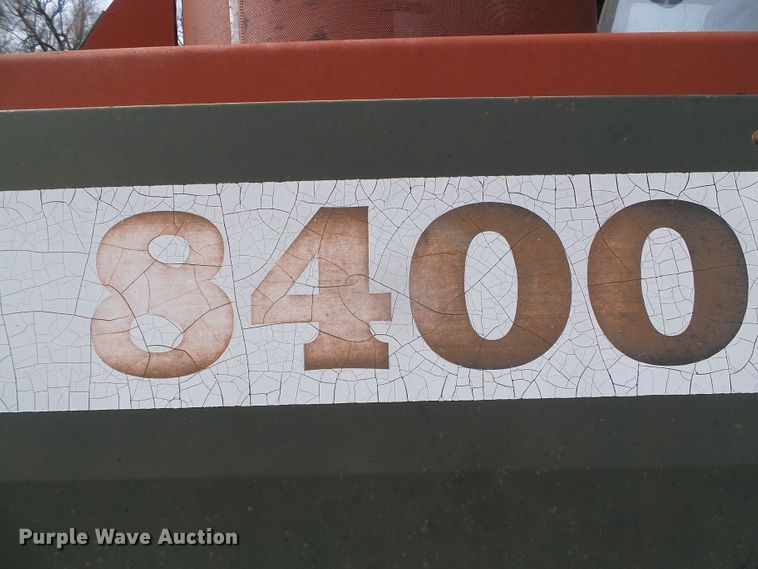 image for item DH4759 1989 Hesston 8400 windrower