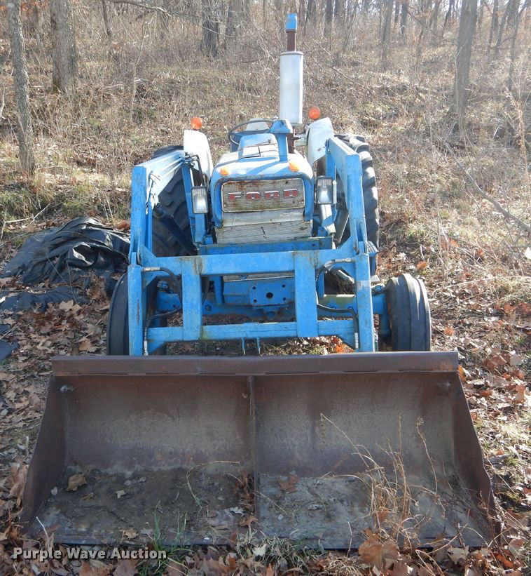image for item DH6272 Ford 4000 tractor