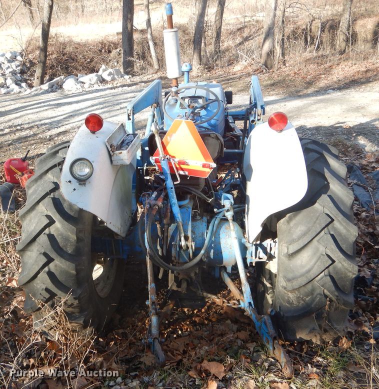 image for item DH6272 Ford 4000 tractor