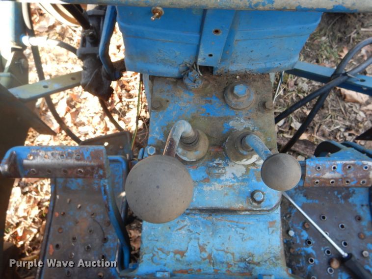 image for item DH6272 Ford 4000 tractor