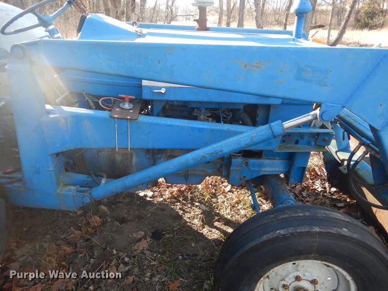 image for item DH6272 Ford 4000 tractor
