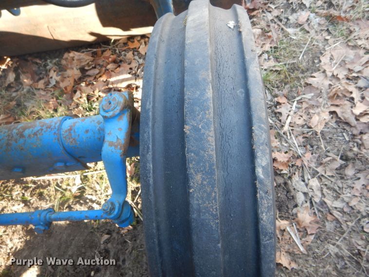 image for item DH6272 Ford 4000 tractor