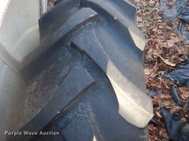 image for item DH6272 Ford 4000 tractor