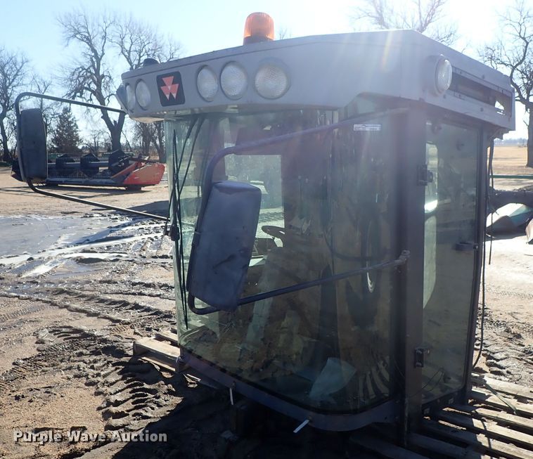 image for item GF9618 Massey-Ferguson combine cab