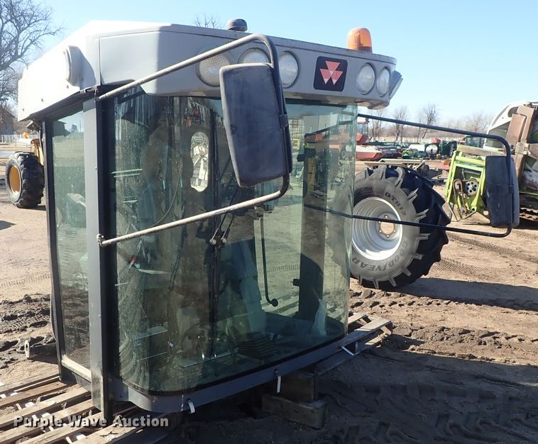 image for item GF9618 Massey-Ferguson combine cab