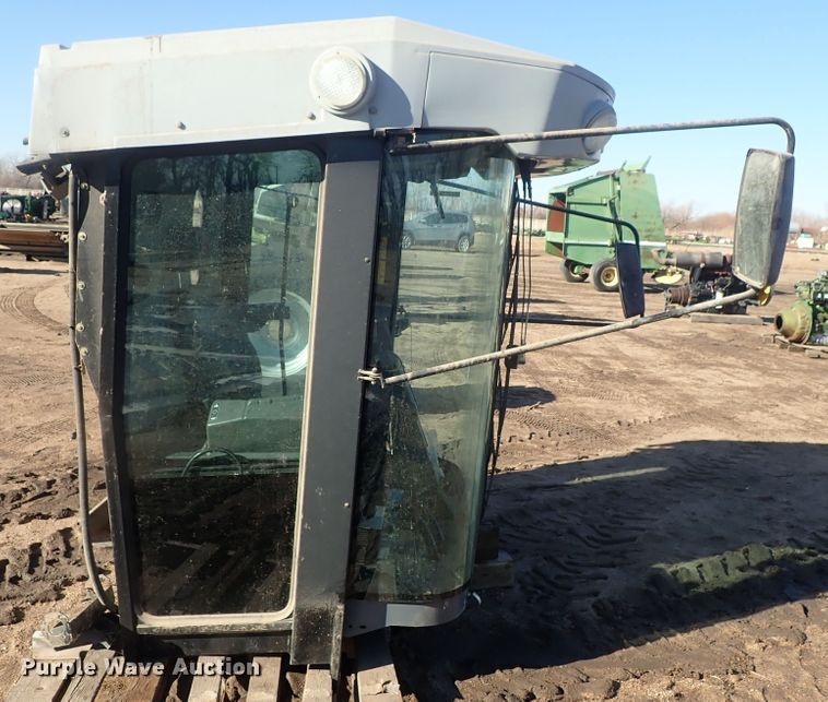 image for item GF9618 Massey-Ferguson combine cab