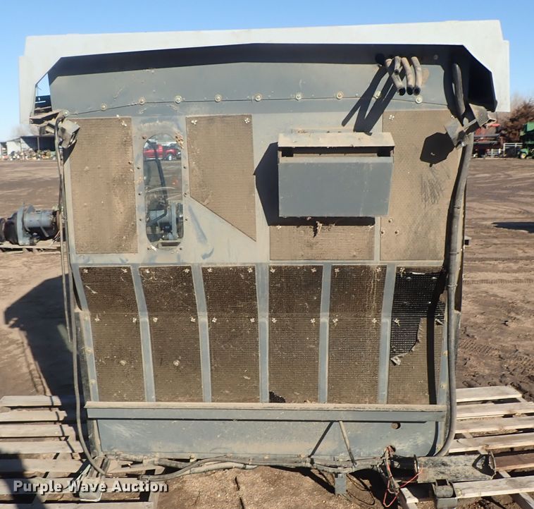 image for item GF9618 Massey-Ferguson combine cab