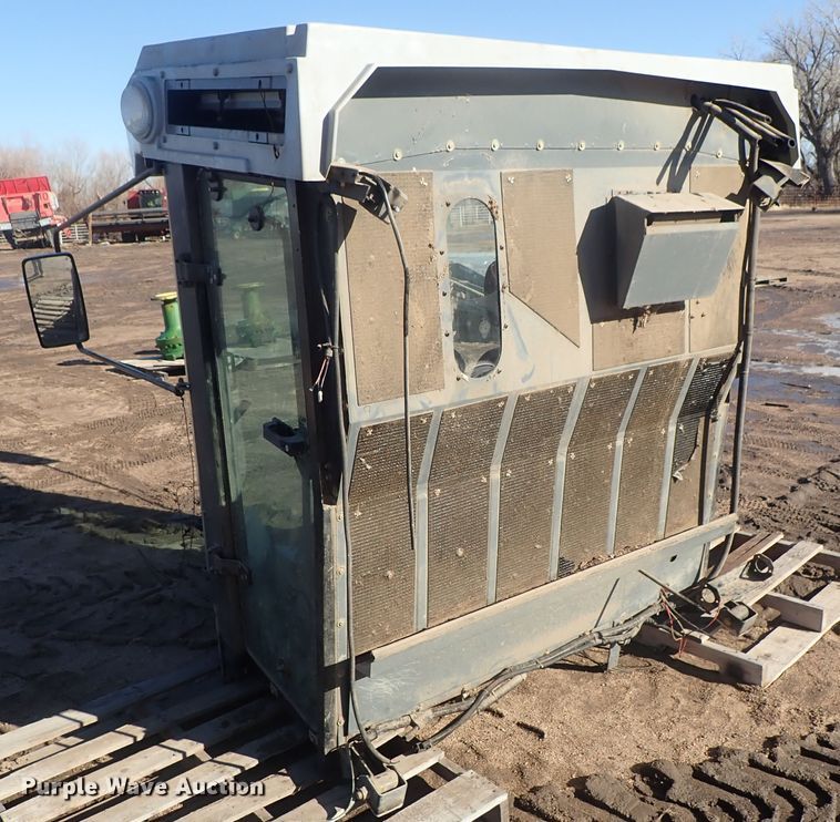 image for item GF9618 Massey-Ferguson combine cab