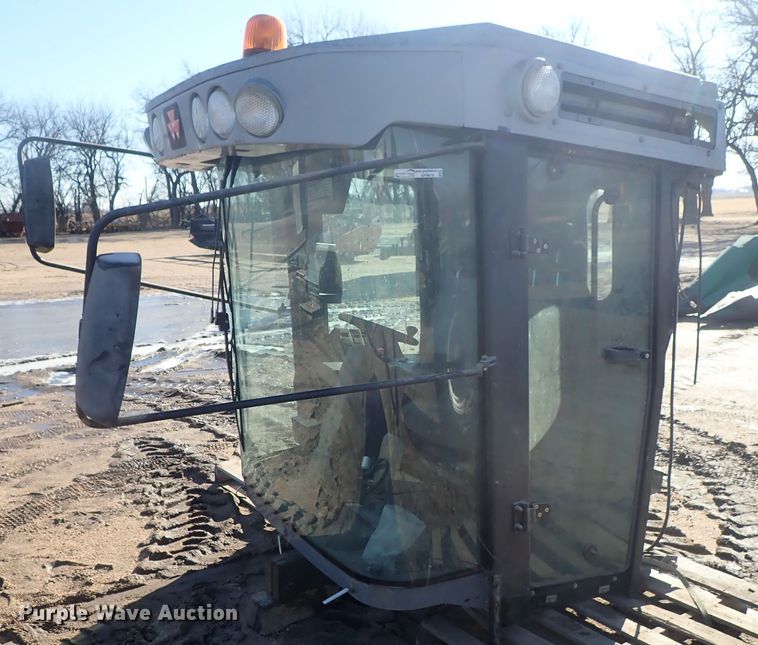 image for item GF9618 Massey-Ferguson combine cab