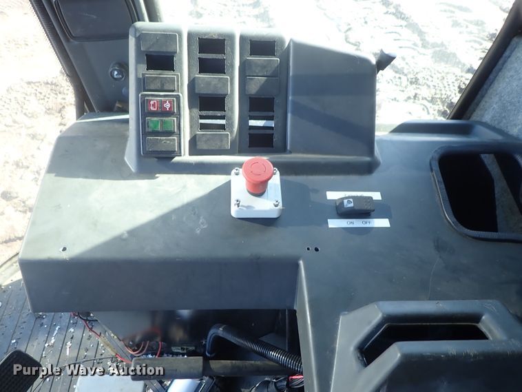 image for item GF9618 Massey-Ferguson combine cab