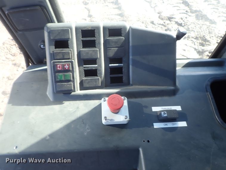 image for item GF9618 Massey-Ferguson combine cab