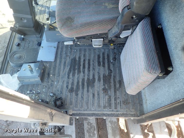 image for item GF9618 Massey-Ferguson combine cab