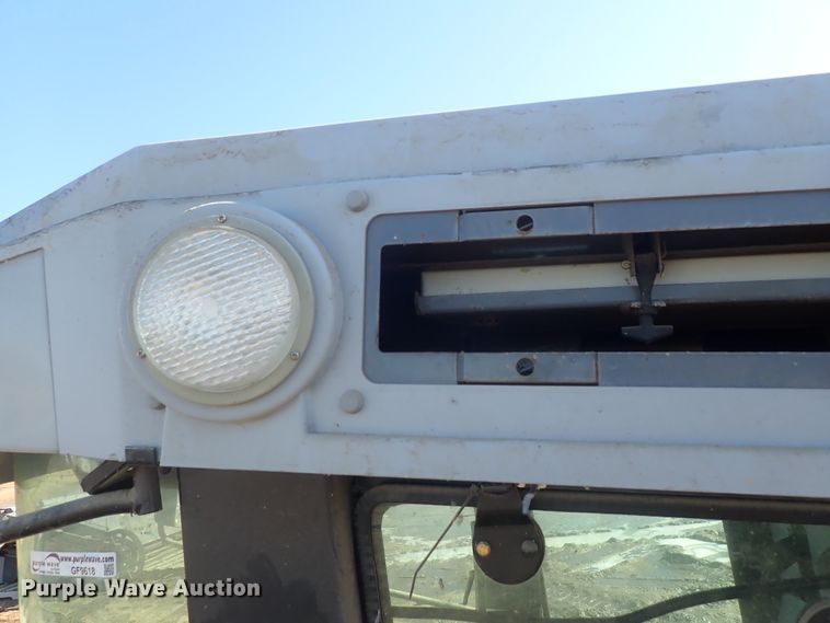 image for item GF9618 Massey-Ferguson combine cab