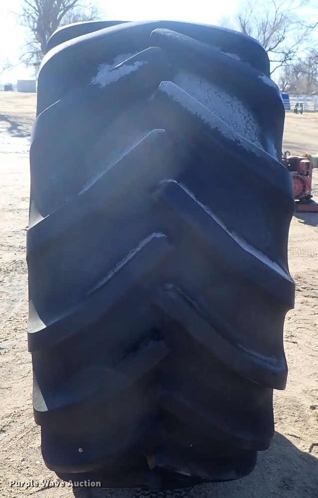 image for item GF9621 Goodyear 800/65R32 tire and wheel