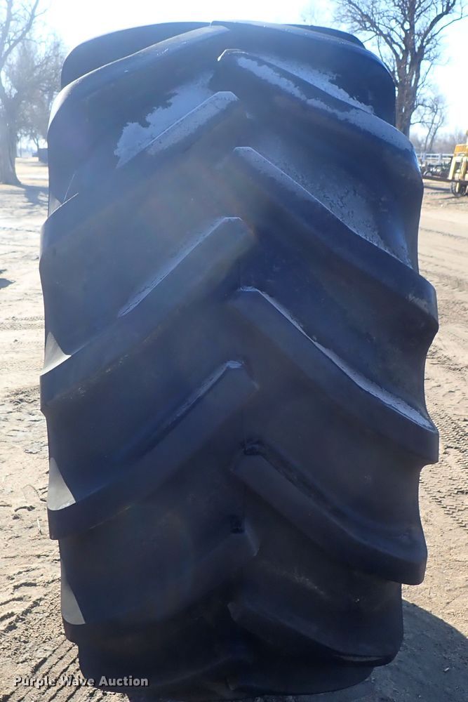 image for item GF9622 Goodyear 800/65R32 tire and wheel