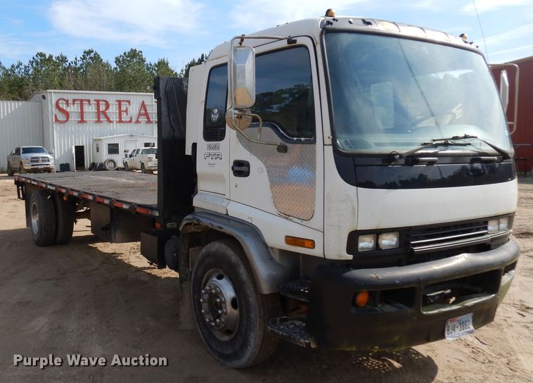 image for item DD3033 2000 Isuzu FTR flatbed truck
