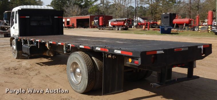 image for item DD3033 2000 Isuzu FTR flatbed truck