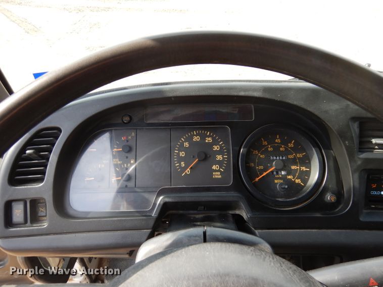 image for item DD3033 2000 Isuzu FTR flatbed truck