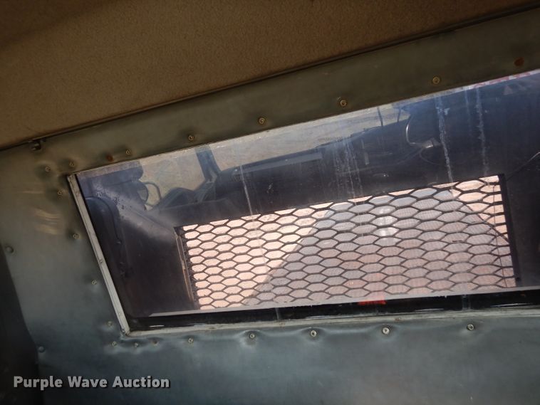 image for item DD3033 2000 Isuzu FTR flatbed truck