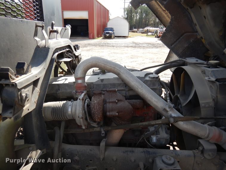 image for item DD3033 2000 Isuzu FTR flatbed truck