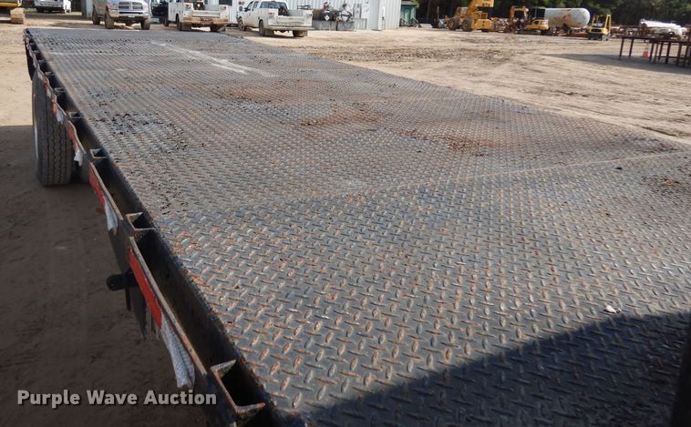 image for item DD3033 2000 Isuzu FTR flatbed truck