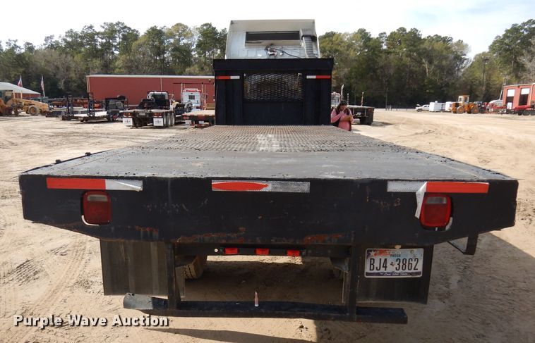 image for item DD3033 2000 Isuzu FTR flatbed truck