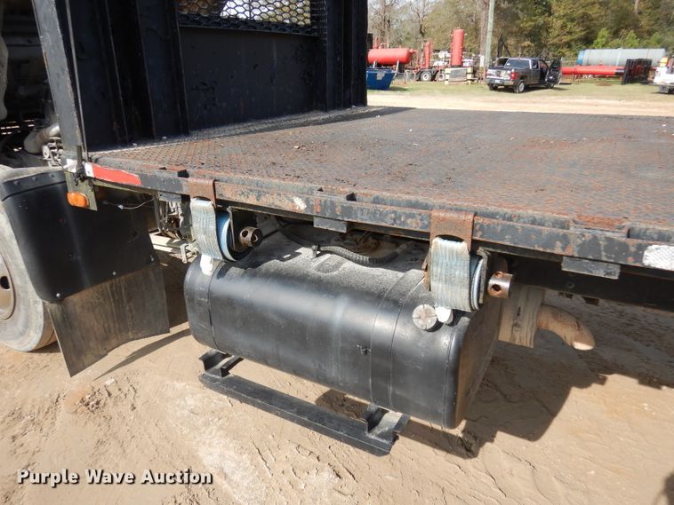 image for item DD3033 2000 Isuzu FTR flatbed truck