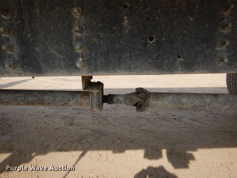 image for item DD3033 2000 Isuzu FTR flatbed truck