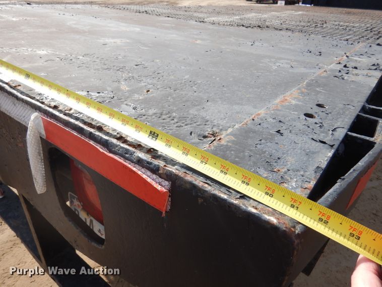 image for item DD3033 2000 Isuzu FTR flatbed truck