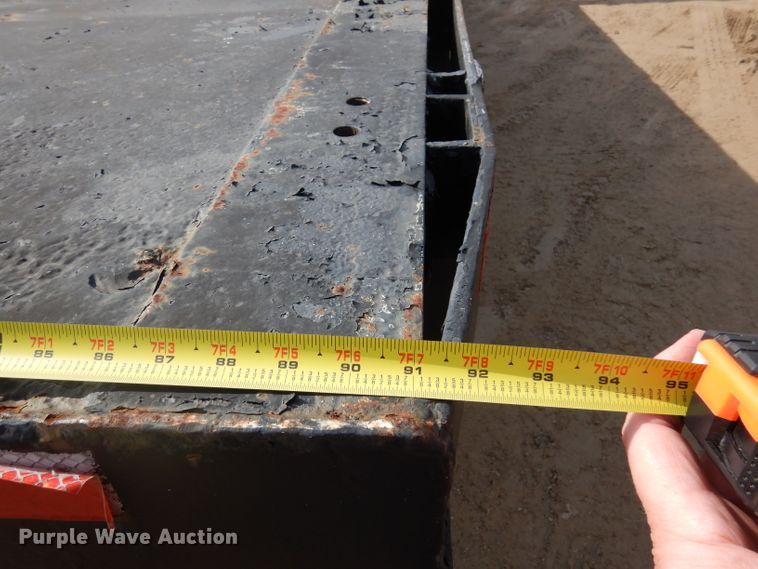 image for item DD3033 2000 Isuzu FTR flatbed truck