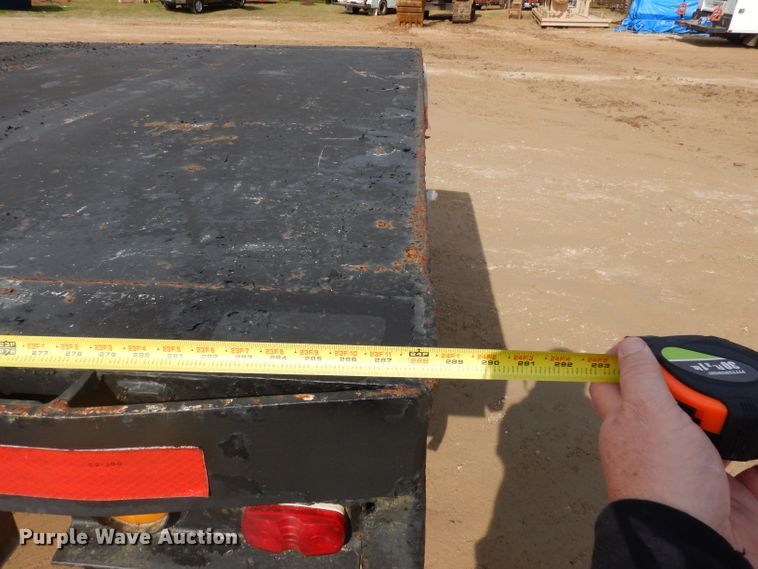 image for item DD3033 2000 Isuzu FTR flatbed truck