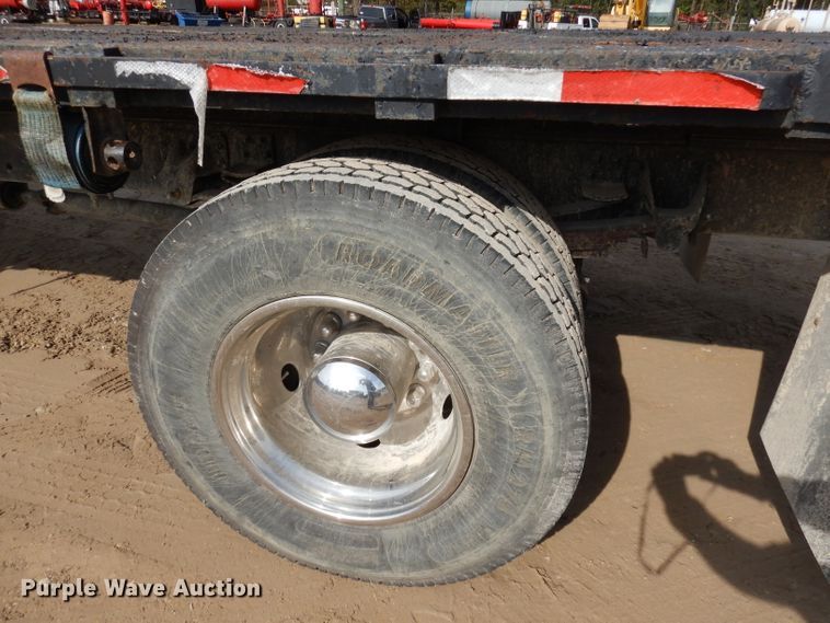 image for item DD3033 2000 Isuzu FTR flatbed truck