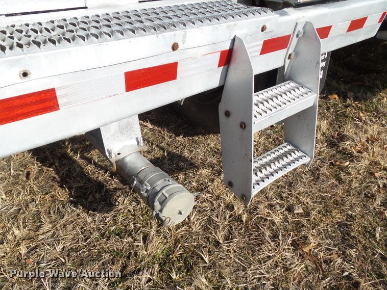 image for item DF0819 2000 LBT HAB-HA3-J1400X3 pneumatic dry bulk trailer