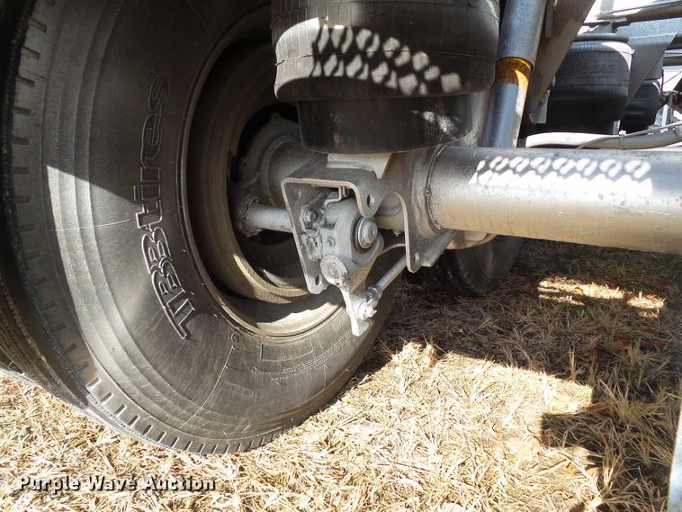 image for item DF0819 2000 LBT HAB-HA3-J1400X3 pneumatic dry bulk trailer