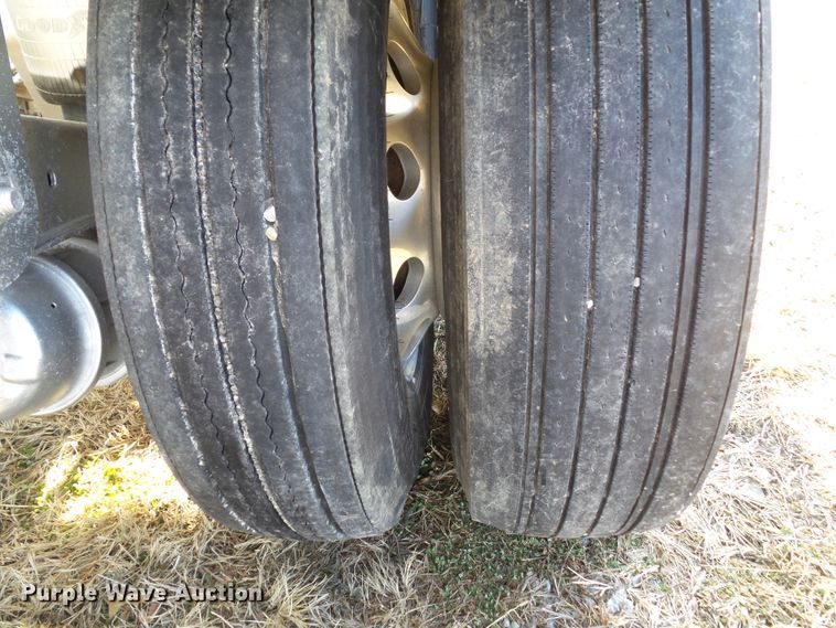 image for item DF0819 2000 LBT HAB-HA3-J1400X3 pneumatic dry bulk trailer