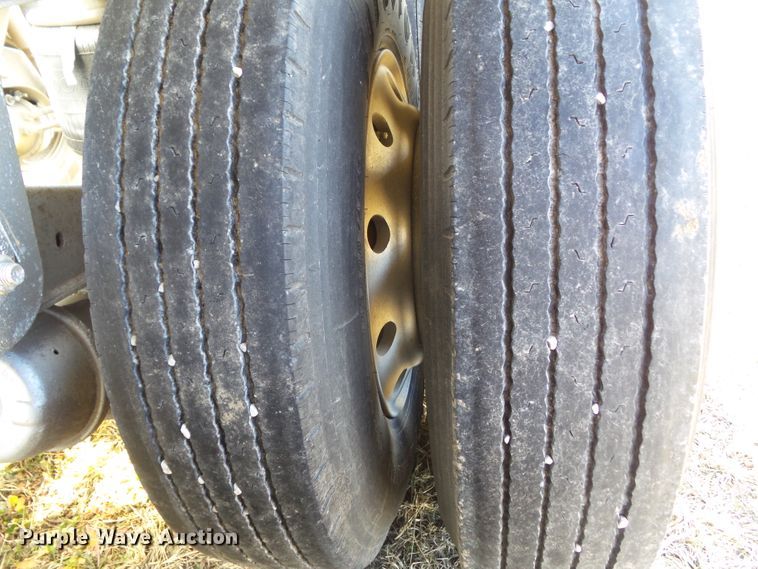 image for item DF0819 2000 LBT HAB-HA3-J1400X3 pneumatic dry bulk trailer