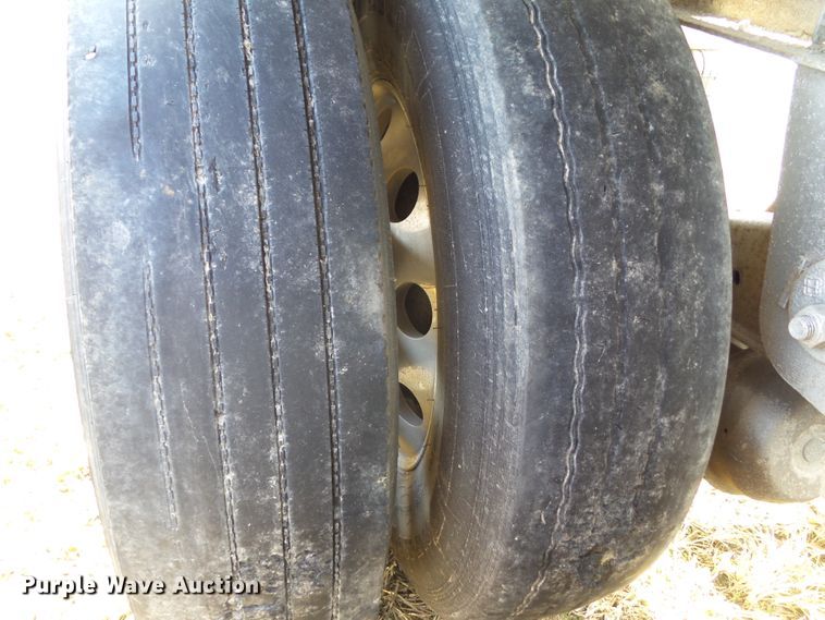 image for item DF0819 2000 LBT HAB-HA3-J1400X3 pneumatic dry bulk trailer