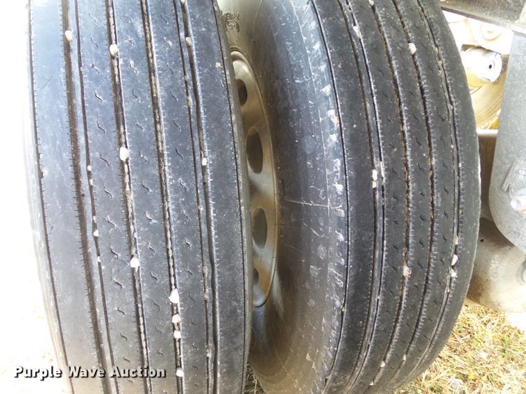 image for item DF0819 2000 LBT HAB-HA3-J1400X3 pneumatic dry bulk trailer