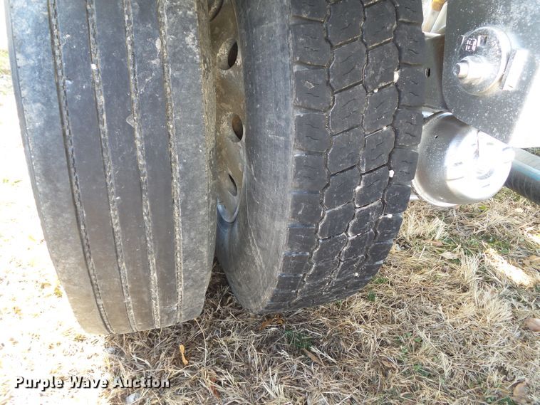 image for item DF0819 2000 LBT HAB-HA3-J1400X3 pneumatic dry bulk trailer