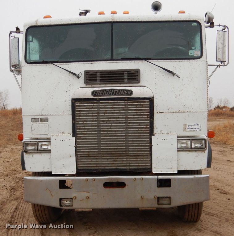 image for item DG5860 1990 Freightliner COE semi truck
