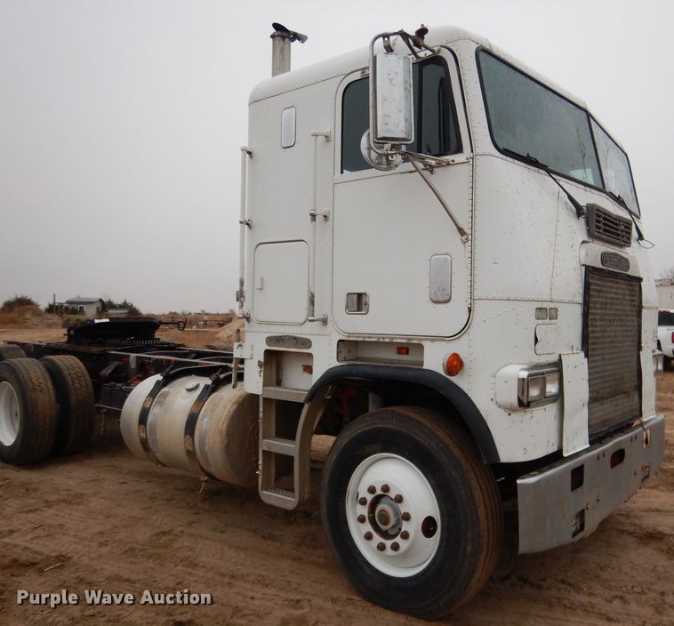 image for item DG5860 1990 Freightliner COE semi truck