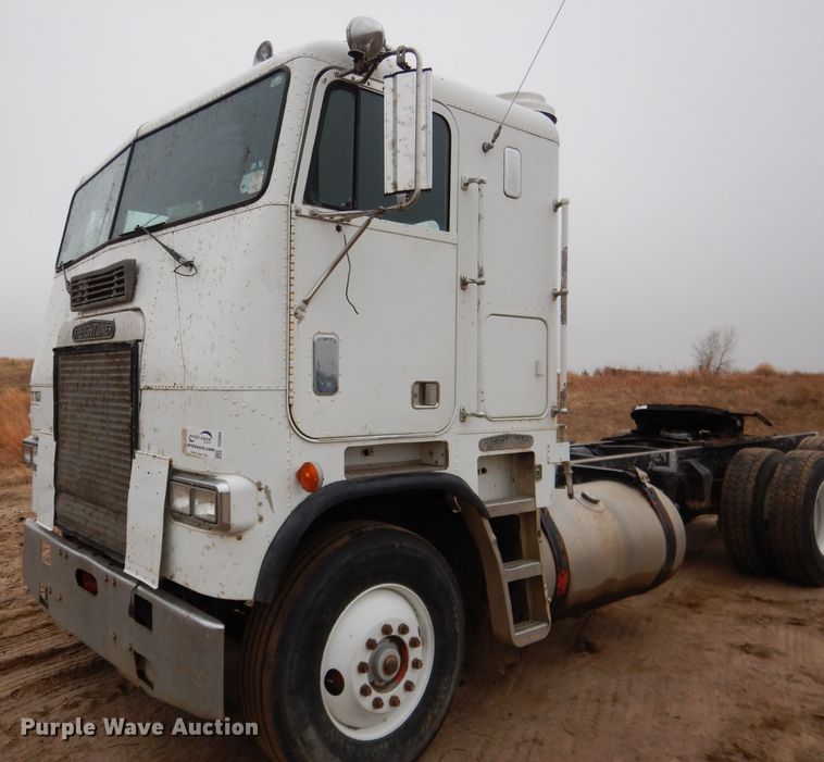 image for item DG5860 1990 Freightliner COE semi truck