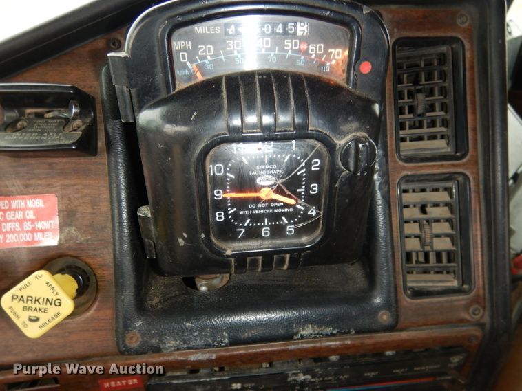 image for item DG5860 1990 Freightliner COE semi truck