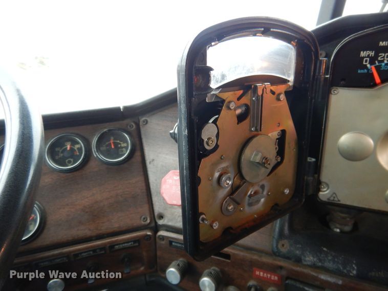 image for item DG5860 1990 Freightliner COE semi truck