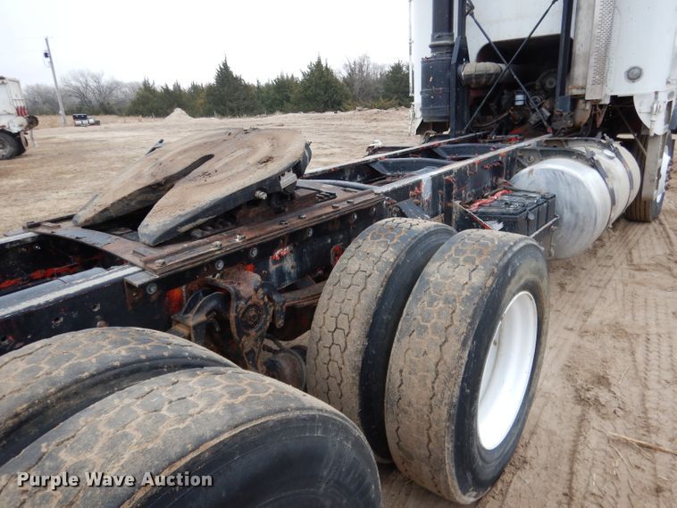 image for item DG5860 1990 Freightliner COE semi truck