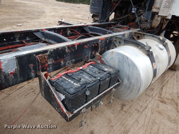 image for item DG5860 1990 Freightliner COE semi truck