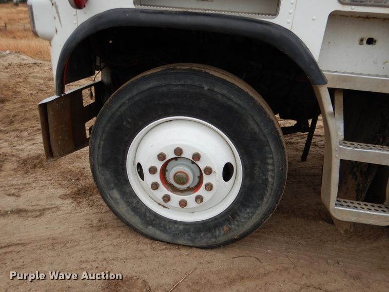 image for item DG5860 1990 Freightliner COE semi truck